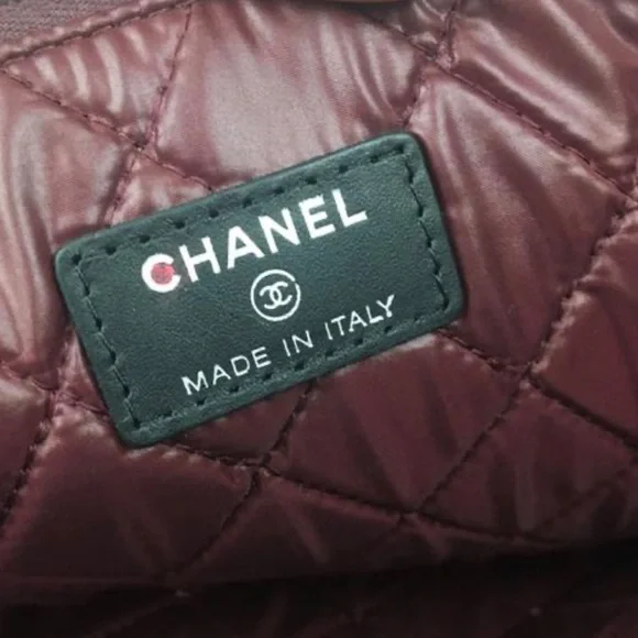 CHANEL Black Quilted Cosmetic Bag - Picture 9 of 16